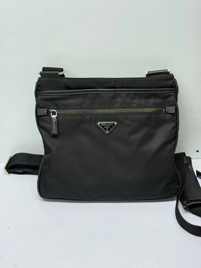 95新 LouisVuitton/路易威登 普拉达经典黑色单肩包601