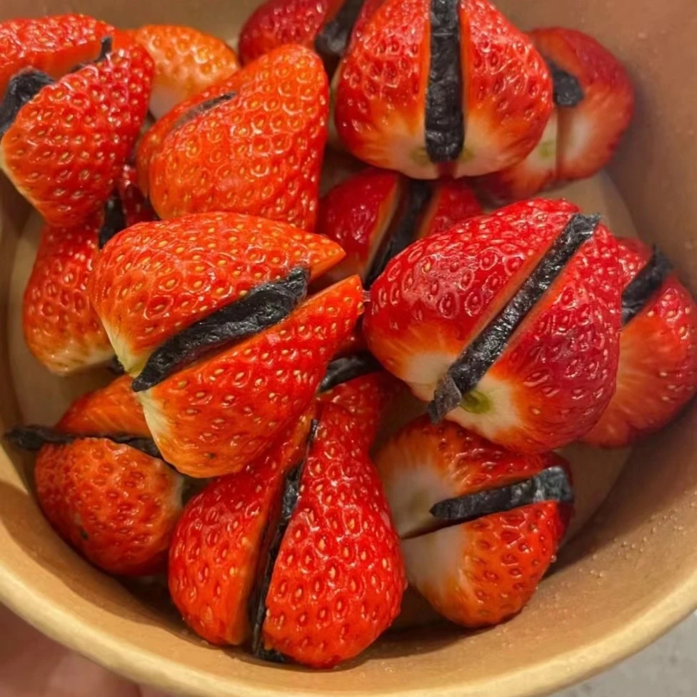 果切300克左右草莓乌梅鲜果切