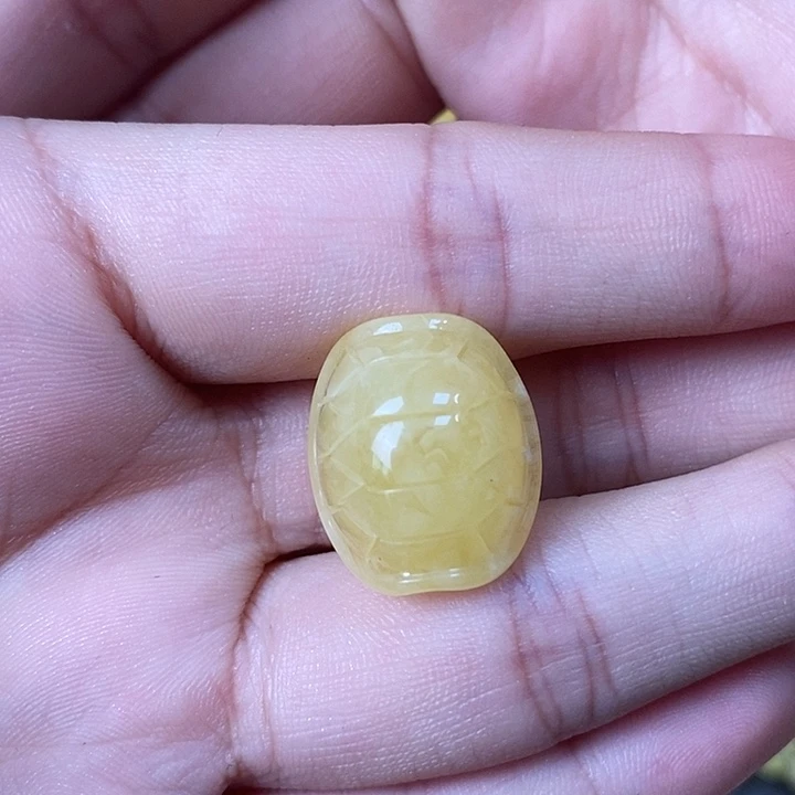 未镶嵌琥珀裸石富甲