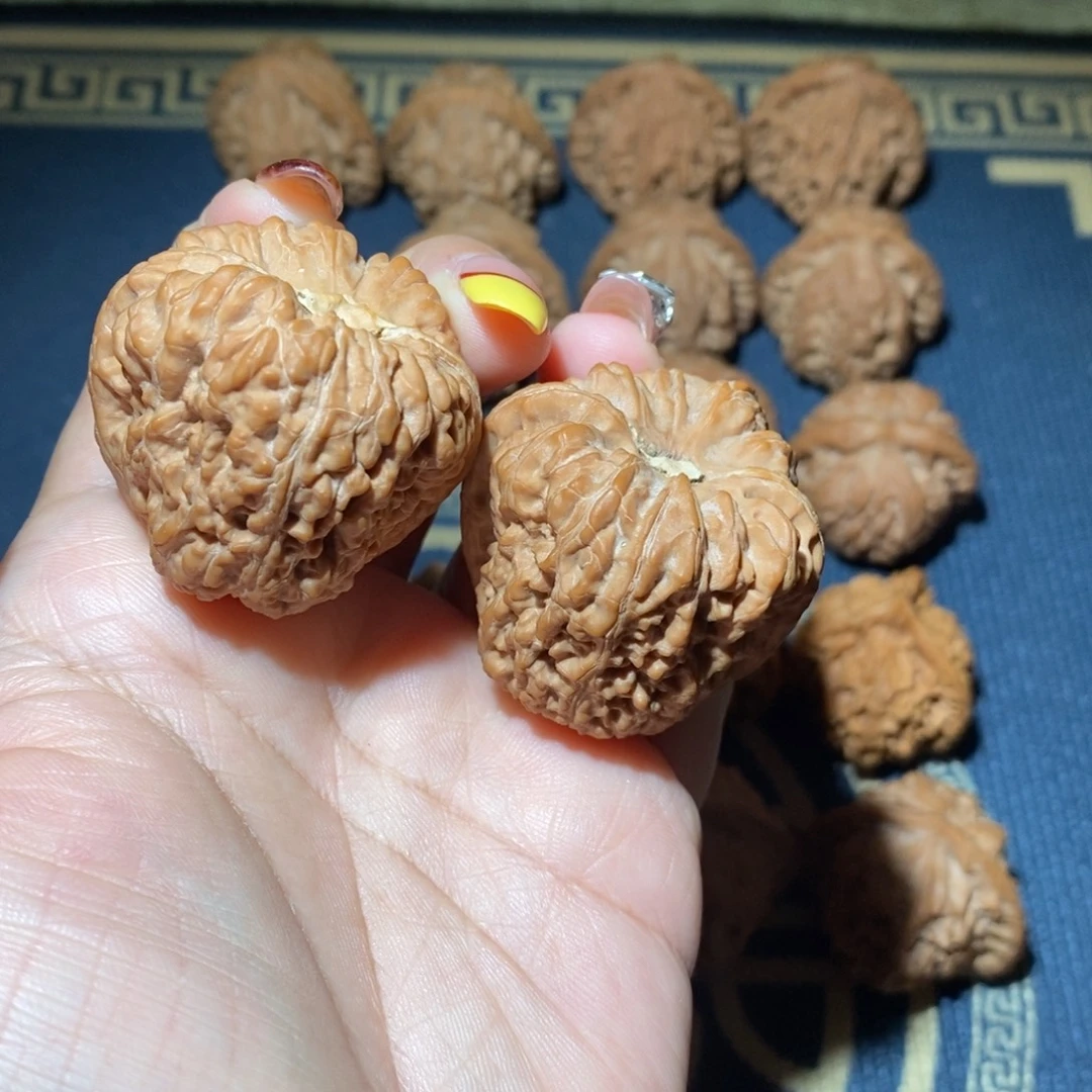 T***K文玩核桃吊坠39尺全品平谷凹底