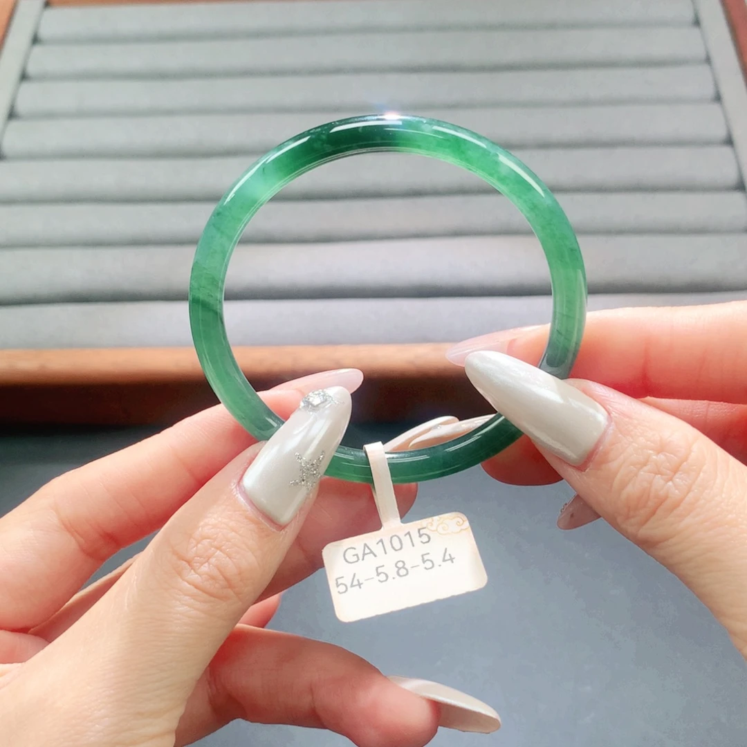 翡翠未镶嵌手镯天然
