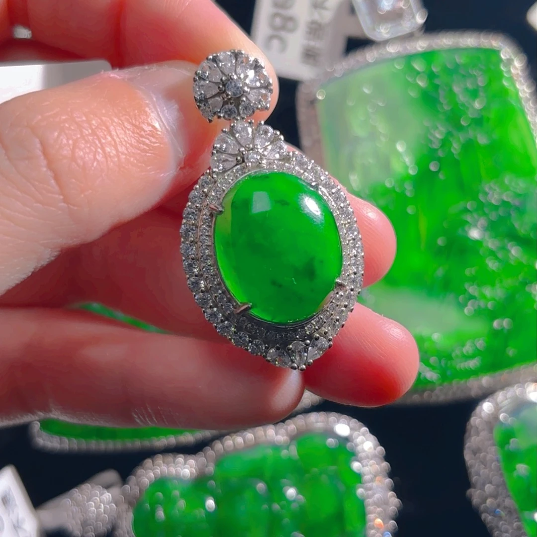 翡翠颈饰银S925镶嵌蛋面