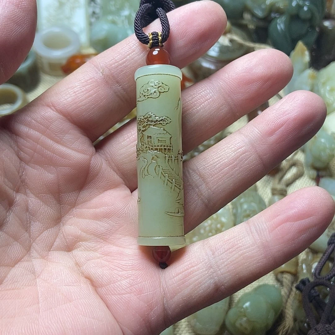 和田玉挂件未镶嵌愿***?