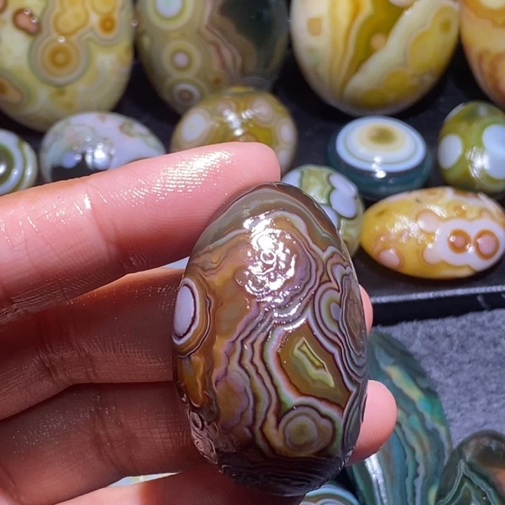 玛瑙/玉髓未镶嵌珠宝奇石147