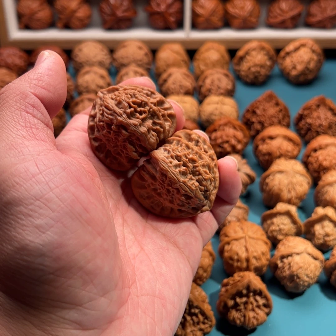 T***茶文玩核桃吊坠三角白