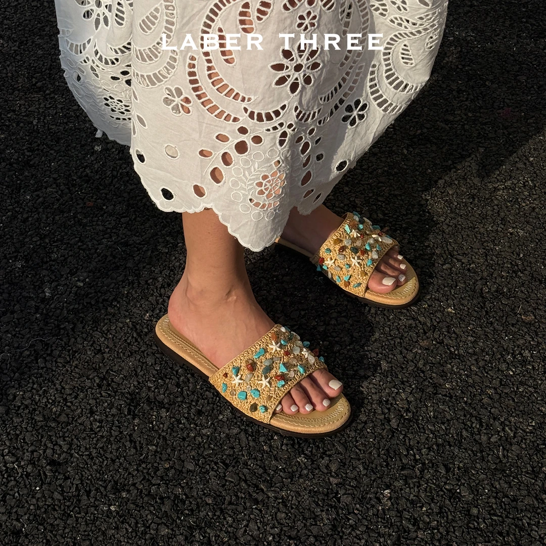 LABERTHREE 夏日椰风沙滩碎石编织拖度假风时髦一字拖平底拖鞋女