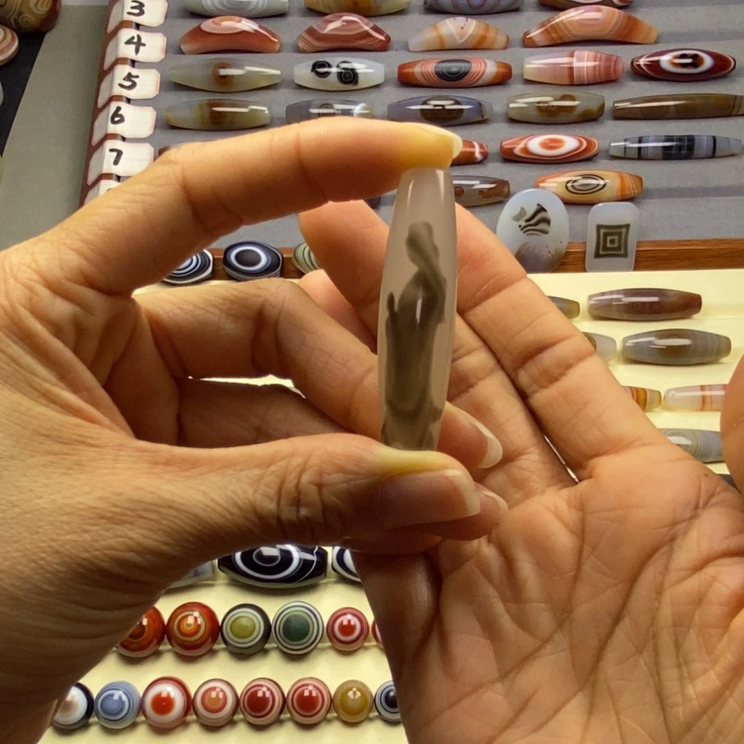 玛瑙/玉髓未镶嵌珠宝半成品（**）