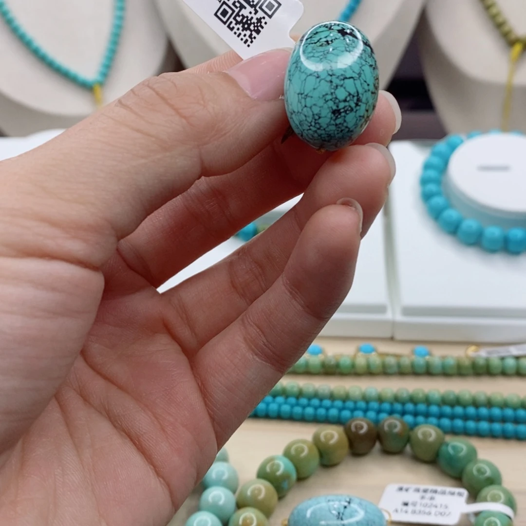 绿松石未镶嵌珠宝奇石