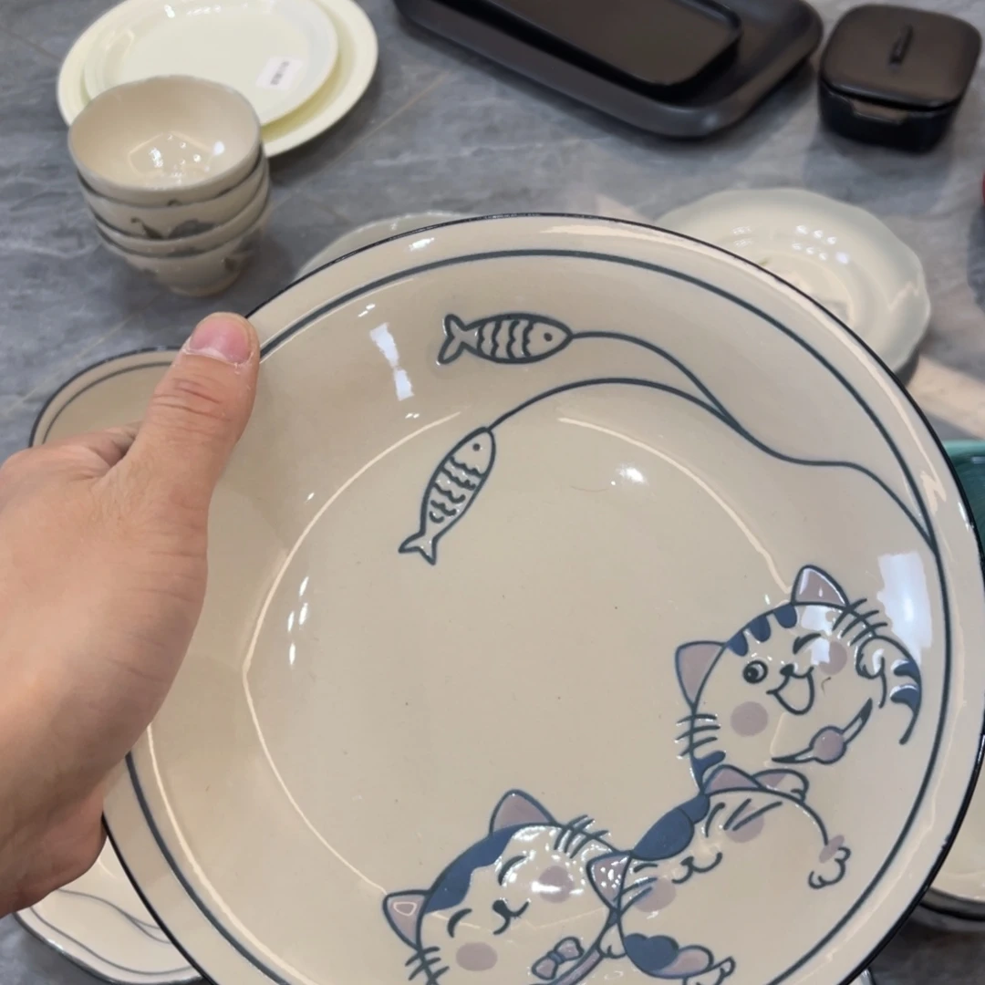 陶瓷微瑕餐具介意勿拍，满18飞！
