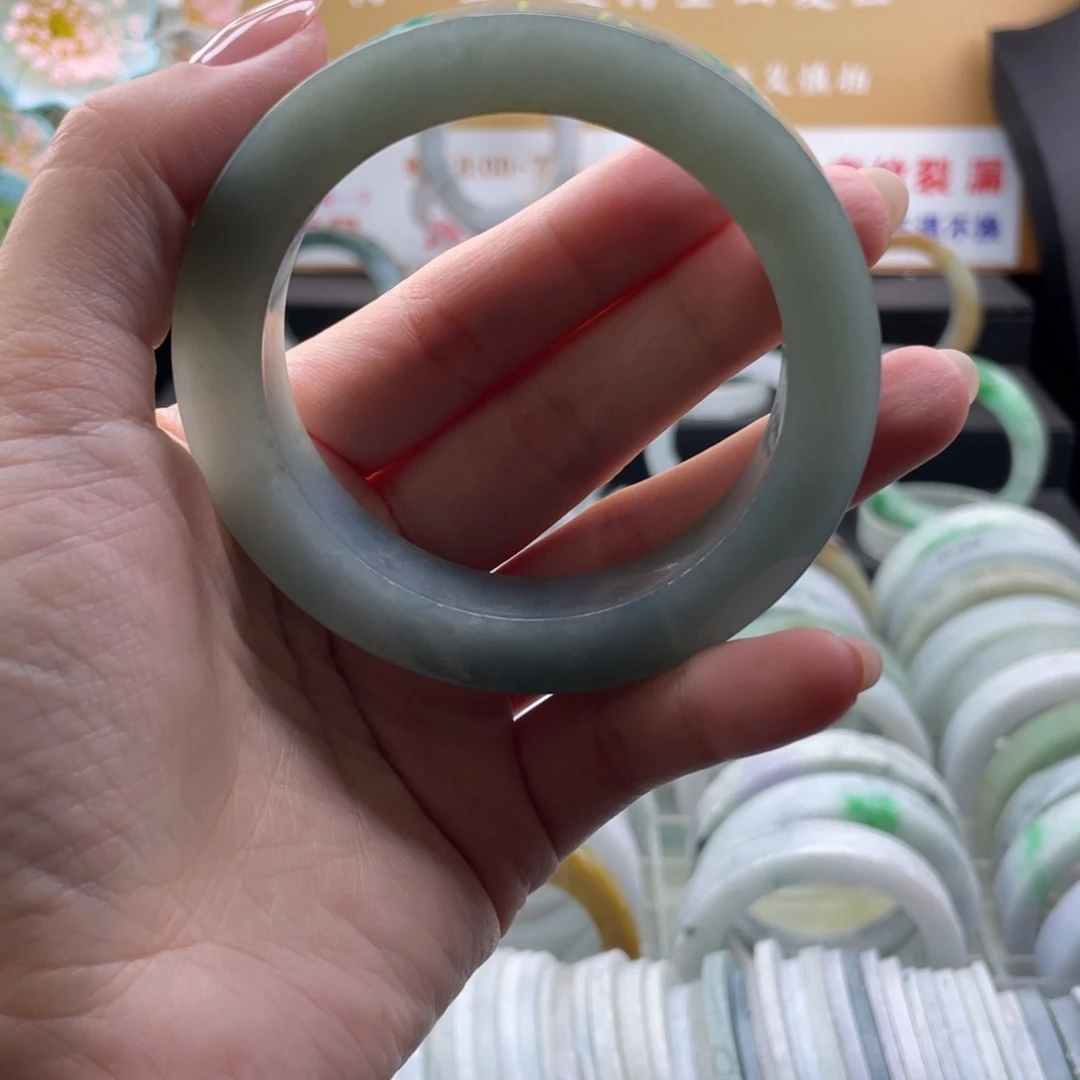 【闪购商品】未镶嵌手镯定制翡翠香*