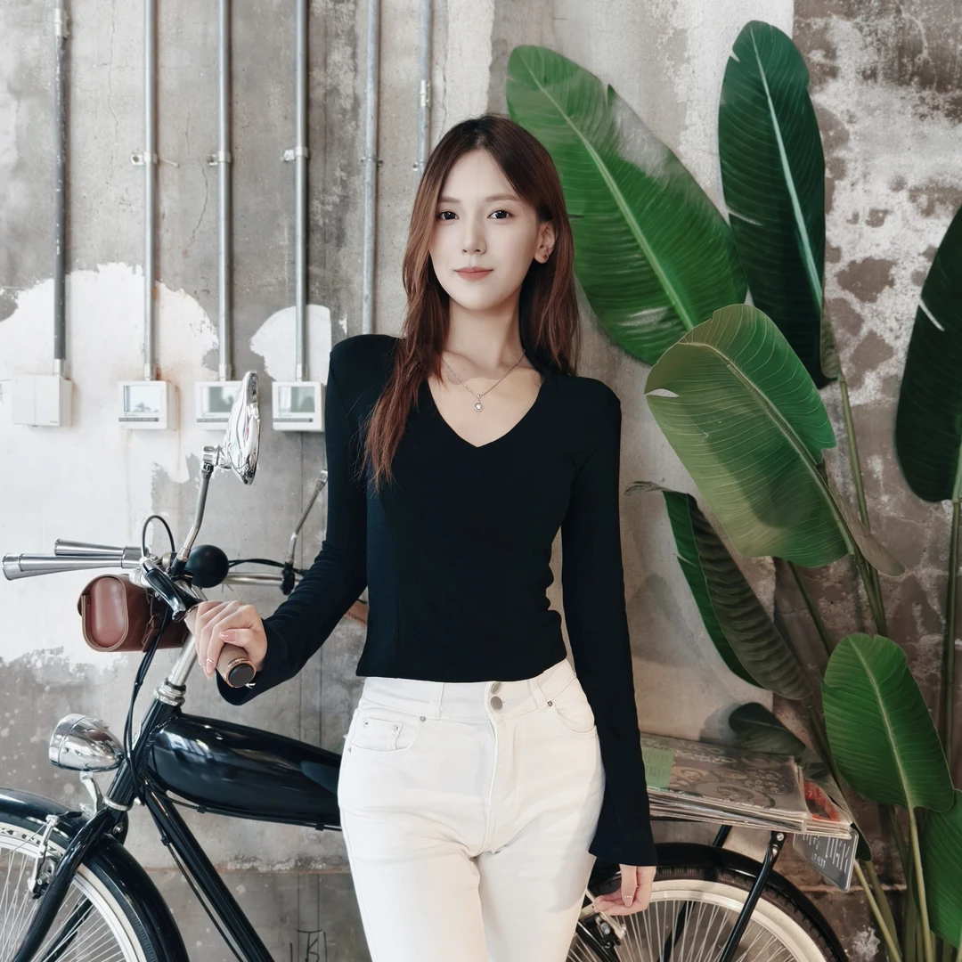 螺纹拼接双面绒保暖大V领黑色杏色时尚修身显瘦秋冬长袖T恤高级风