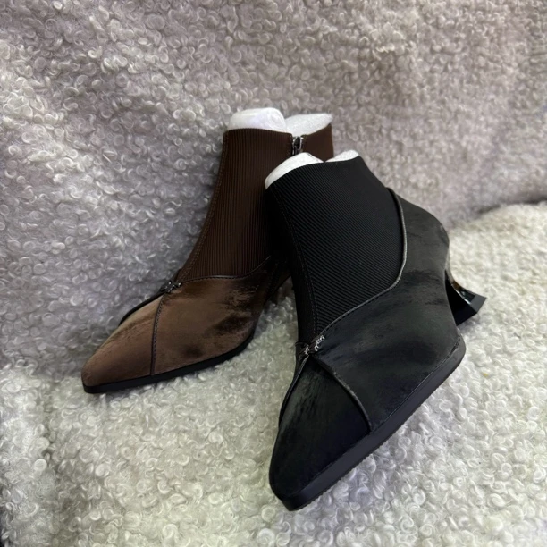 2025年女士真皮尖头短靴时尚鞋
