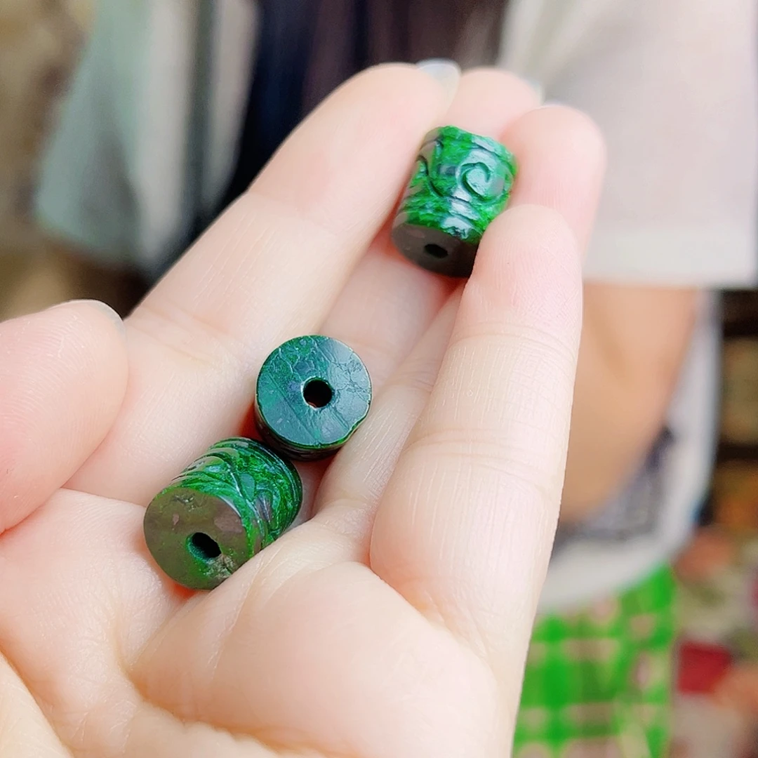 翡翠未镶嵌颈饰多样性发一个