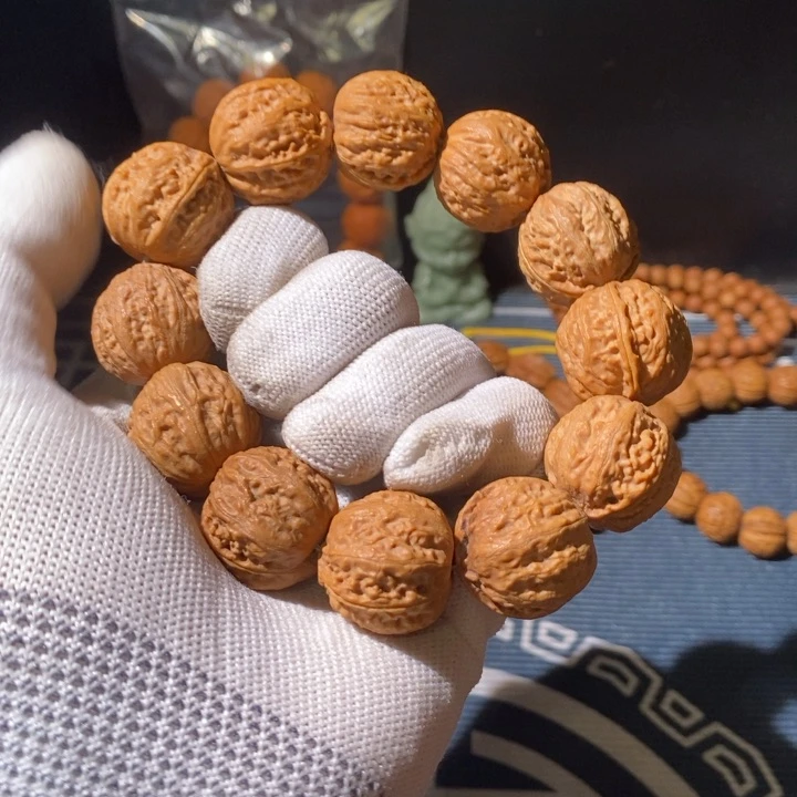 文玩核桃手串……46