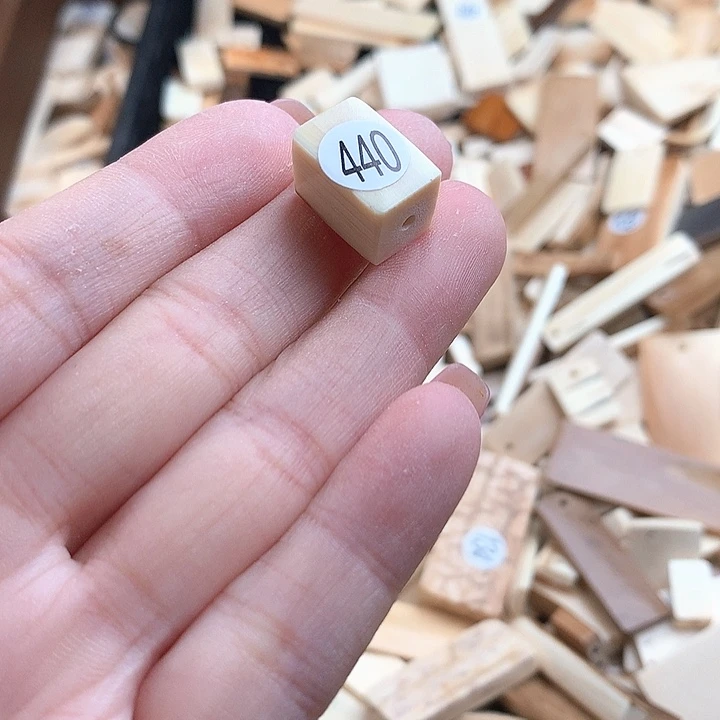 泥塑不打孔联系客服