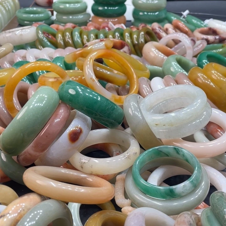 石英质玉未镶嵌珠宝奇石