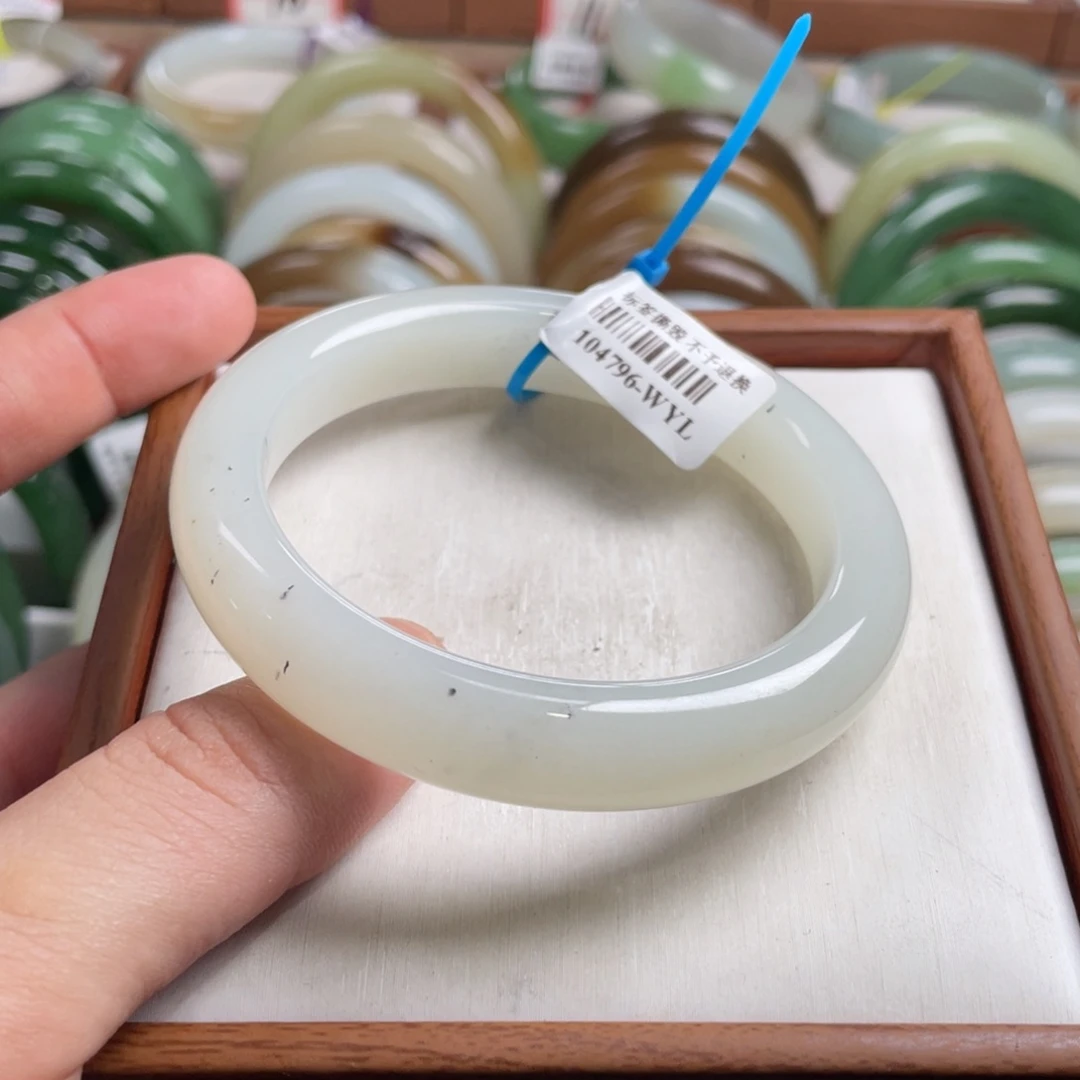 【闪购商品】和田玉手镯未镶嵌58.98