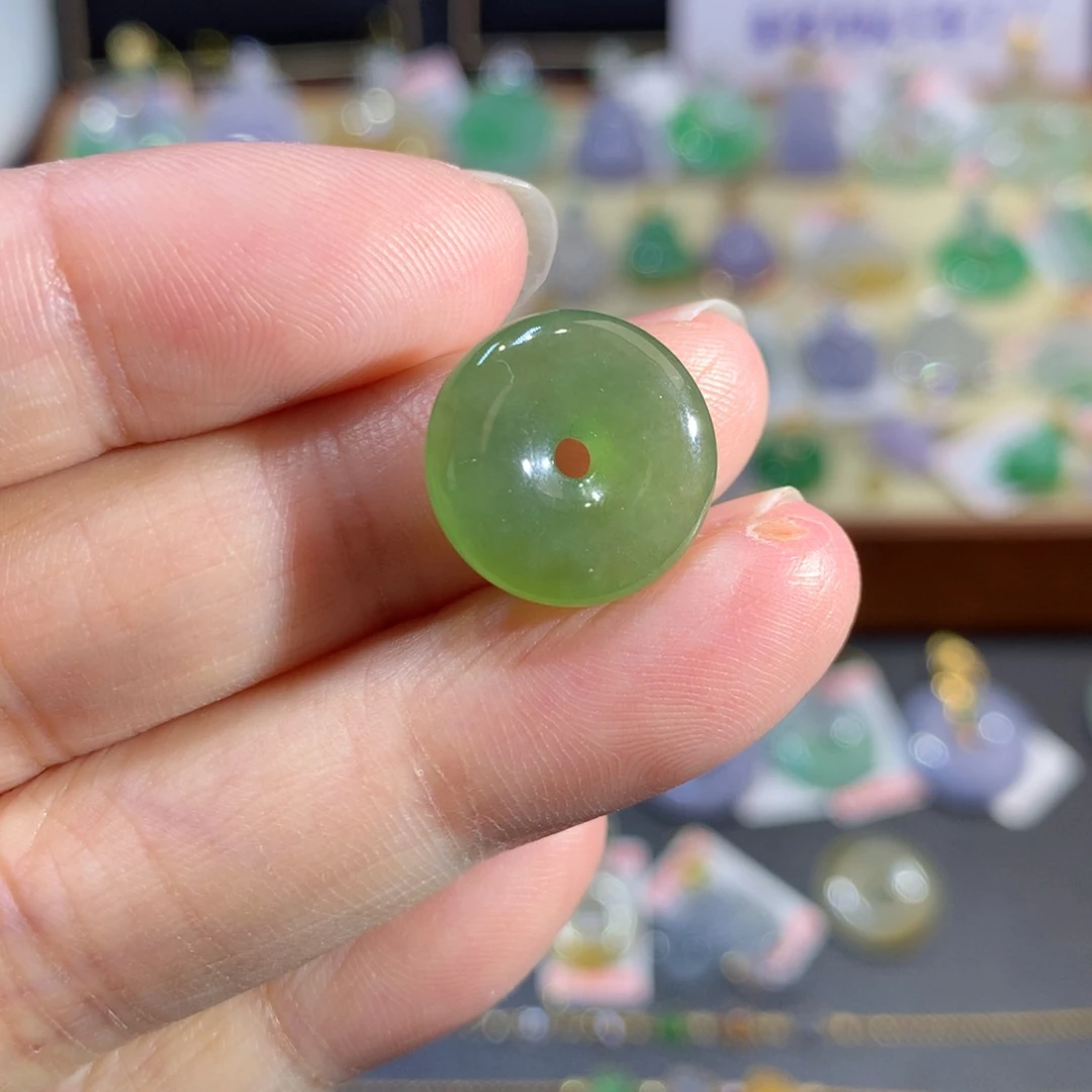 翡翠未镶嵌颈饰翡翠吊坠