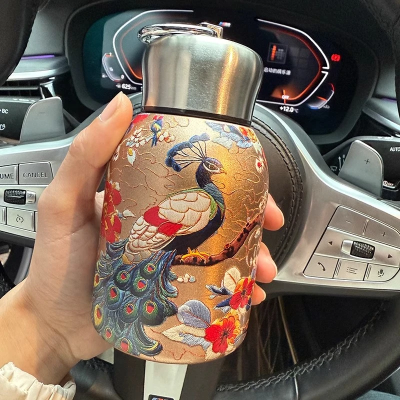 爆款国潮保温杯迷你金孔雀316不锈钢小胖丁便携提环口袋杯随手杯