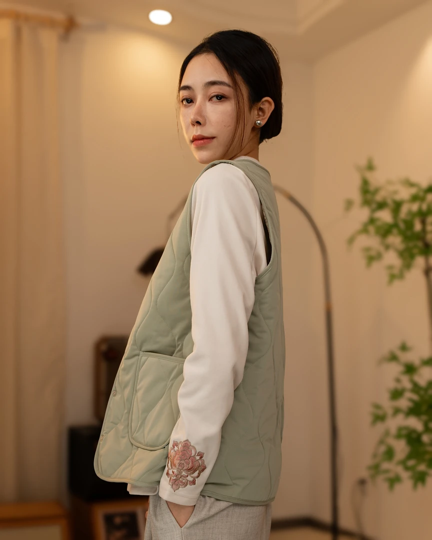户外时尚100%女士羊毛填充圆领秋冬休闲马夹宽松百搭坎肩保暖背心