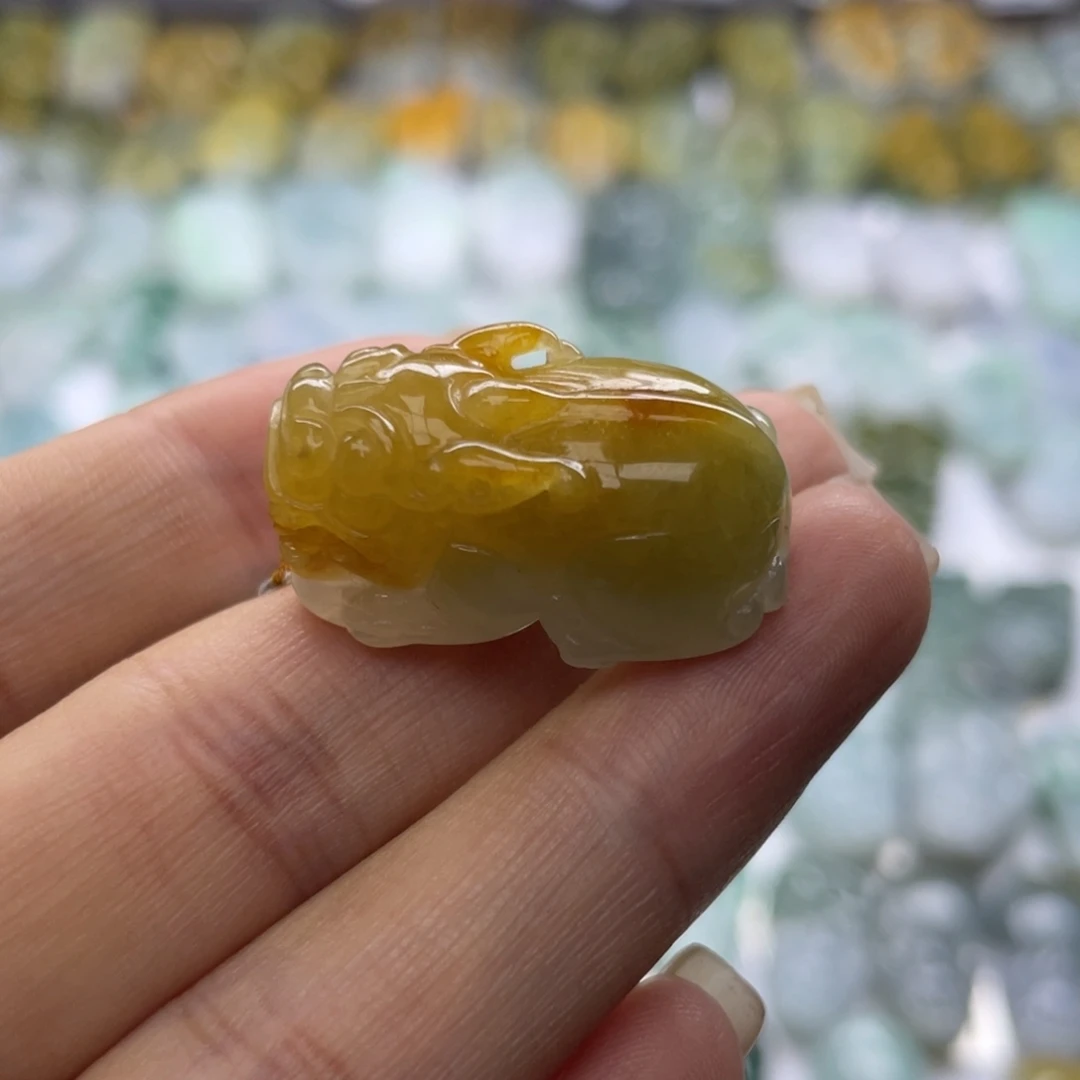 颈饰未镶嵌翡翠貔貅