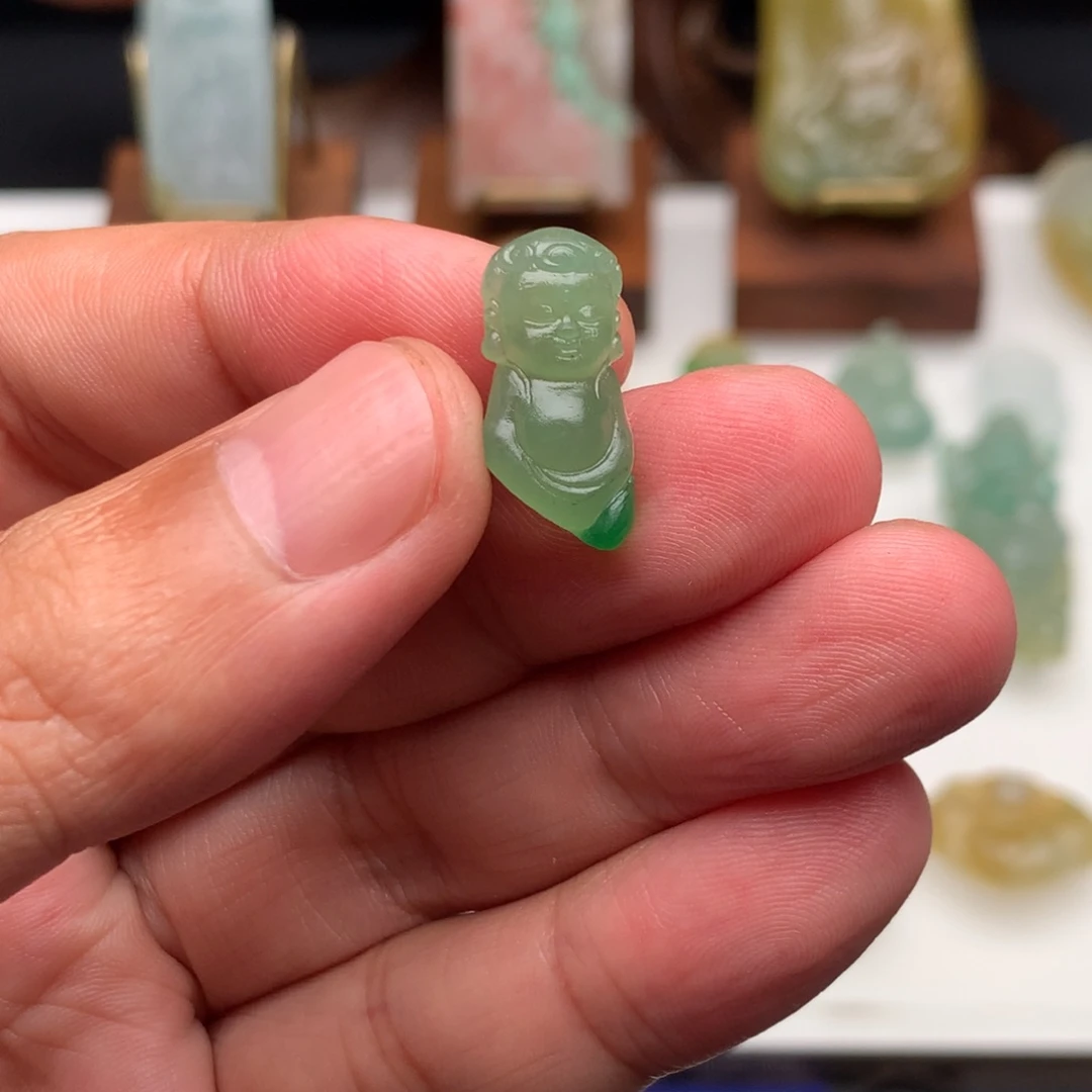 定制翡翠未镶嵌翡翠