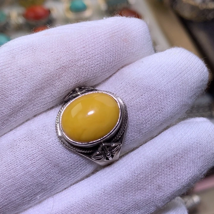 蜜蜡足银镶嵌戒指