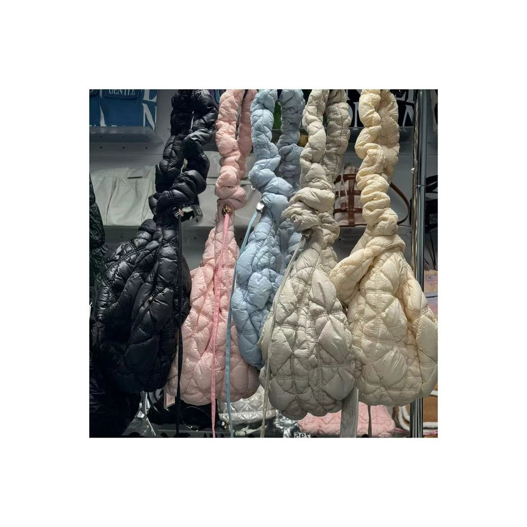 CY【大号时尚百搭休闲斜挎斜挎包】　抽绳可调节