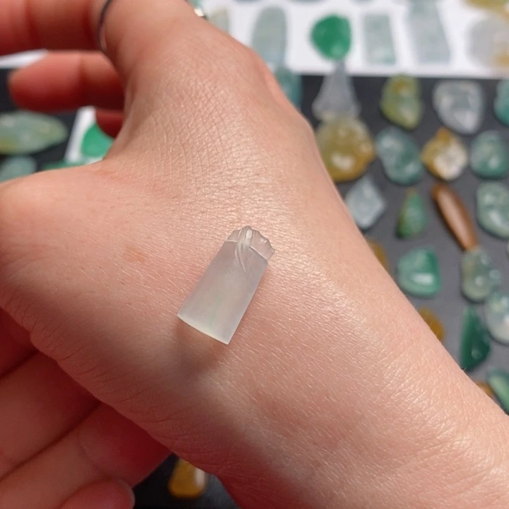 定制翡翠未镶嵌城*牌子