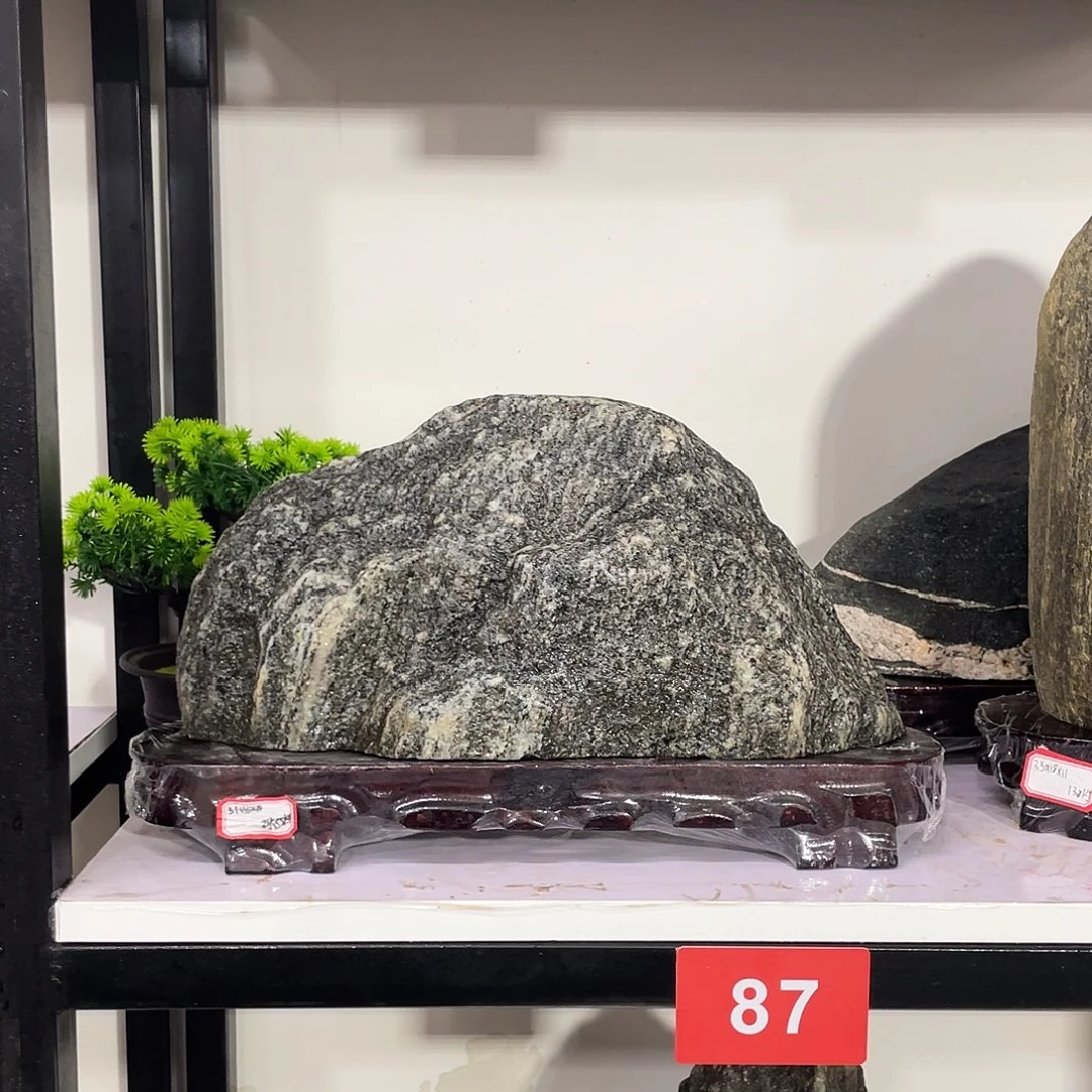 吴***姐石材靠山石平安石摆件