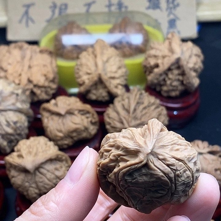 田***半文玩核桃吊坠瑕疵单只不退不换