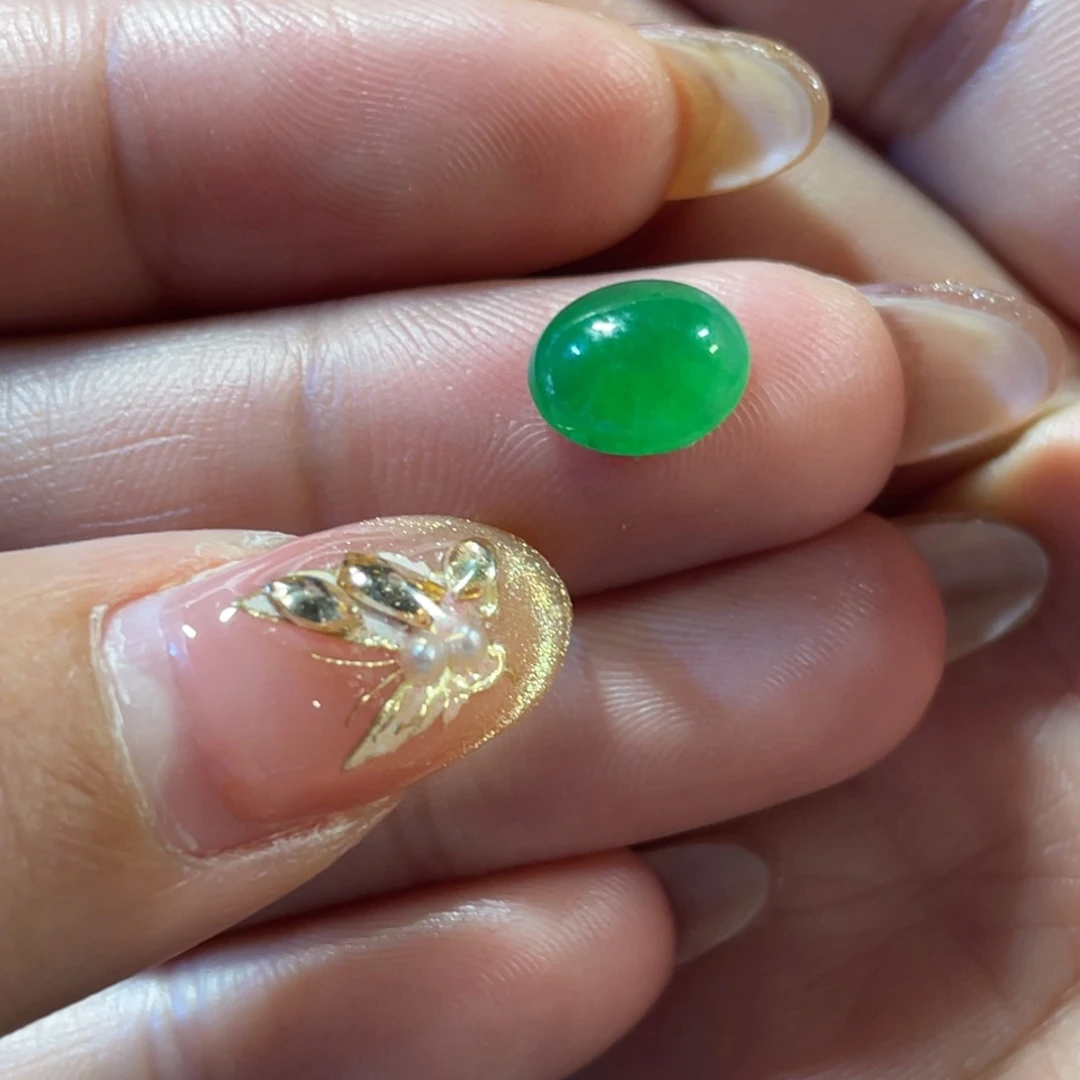 翡翠颈饰未镶嵌蛋面