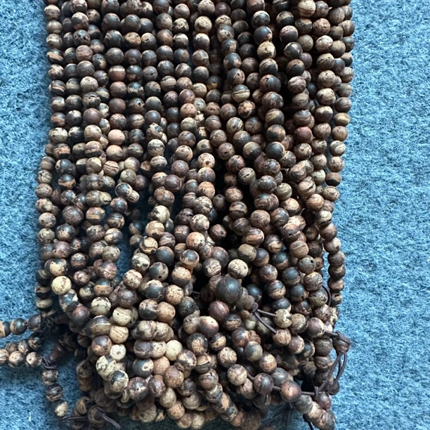 缅甸降真香 黄金甲 手串0.6*108颗