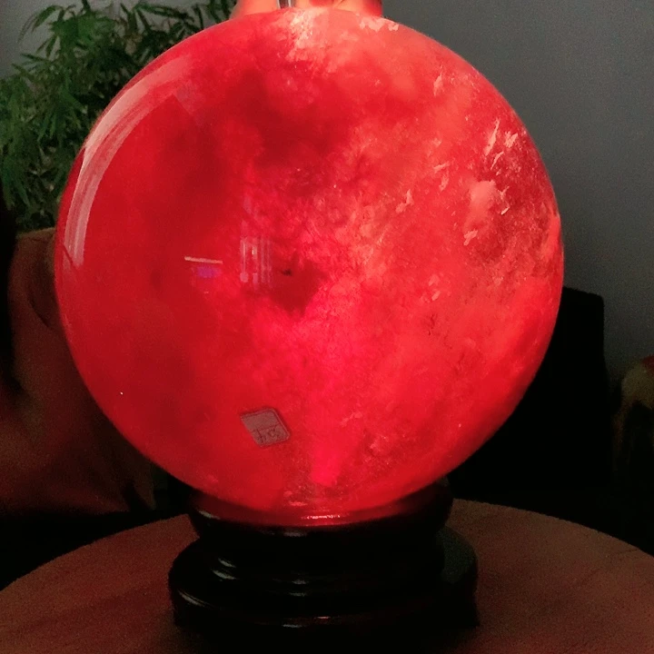 石材红水晶球直径30公分带底座