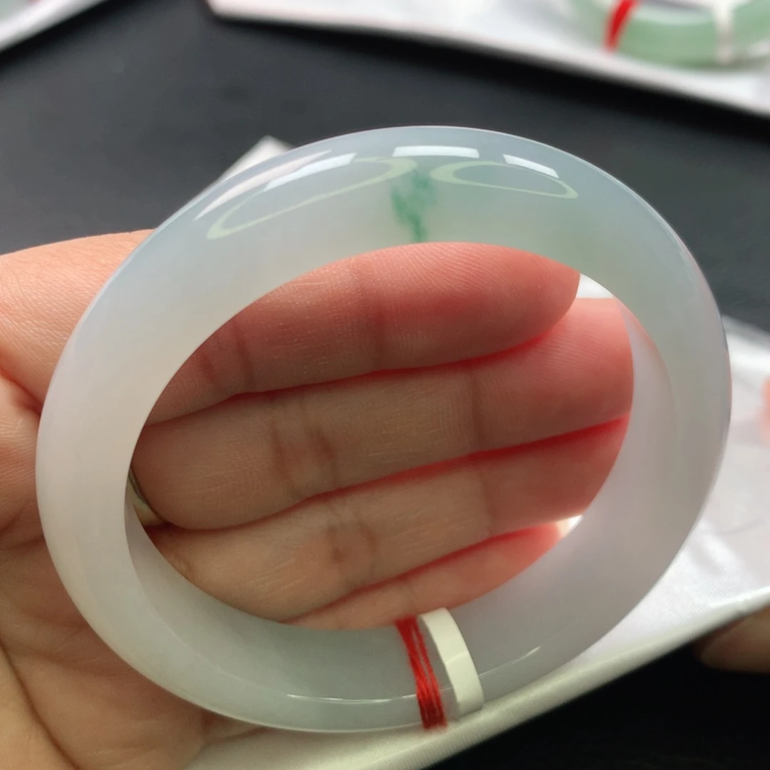 翡翠手镯未镶嵌缅甸55.56