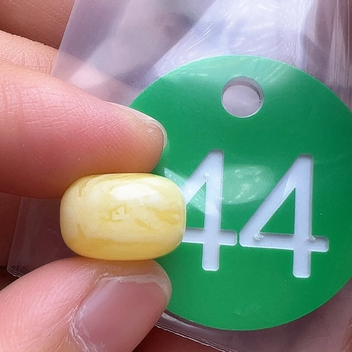 未镶嵌蜜蜡裸石张***13.9m m