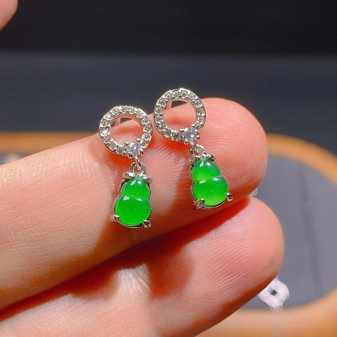 翡翠耳饰未镶嵌