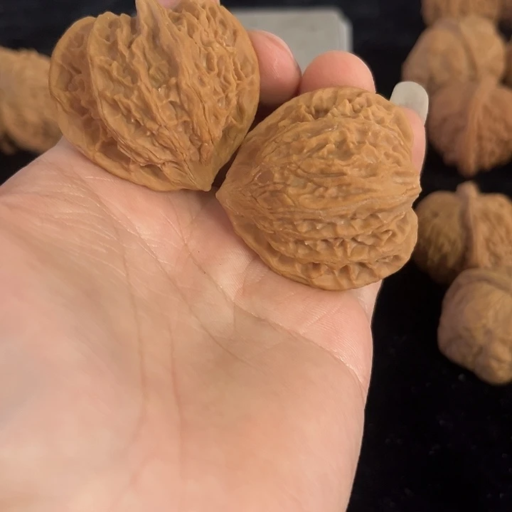 文玩核桃把件42左右灯笼，编号016