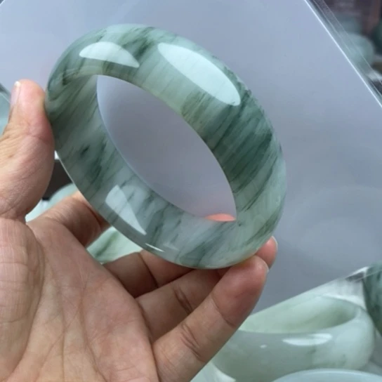 未镶嵌手镯石英质玉（金丝玉）