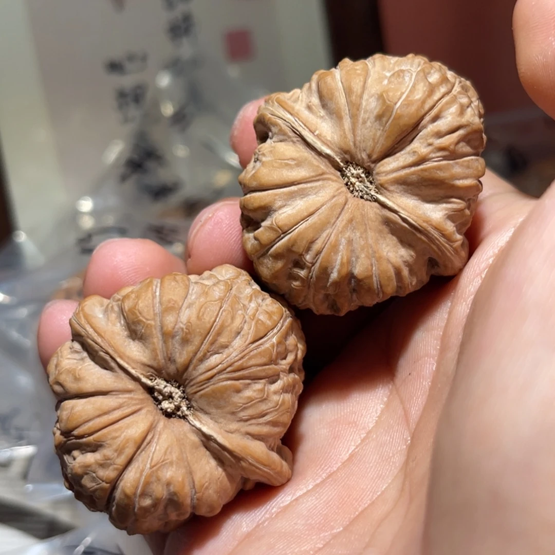 向***上文玩核桃吊坠42南瓜炖核桃