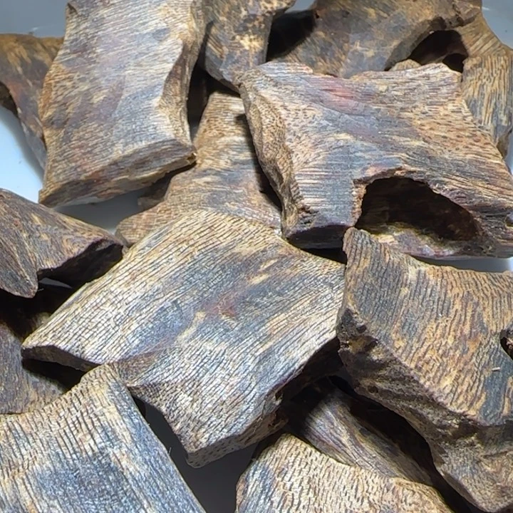 沉香手把件海南老白棋沉水块料100克