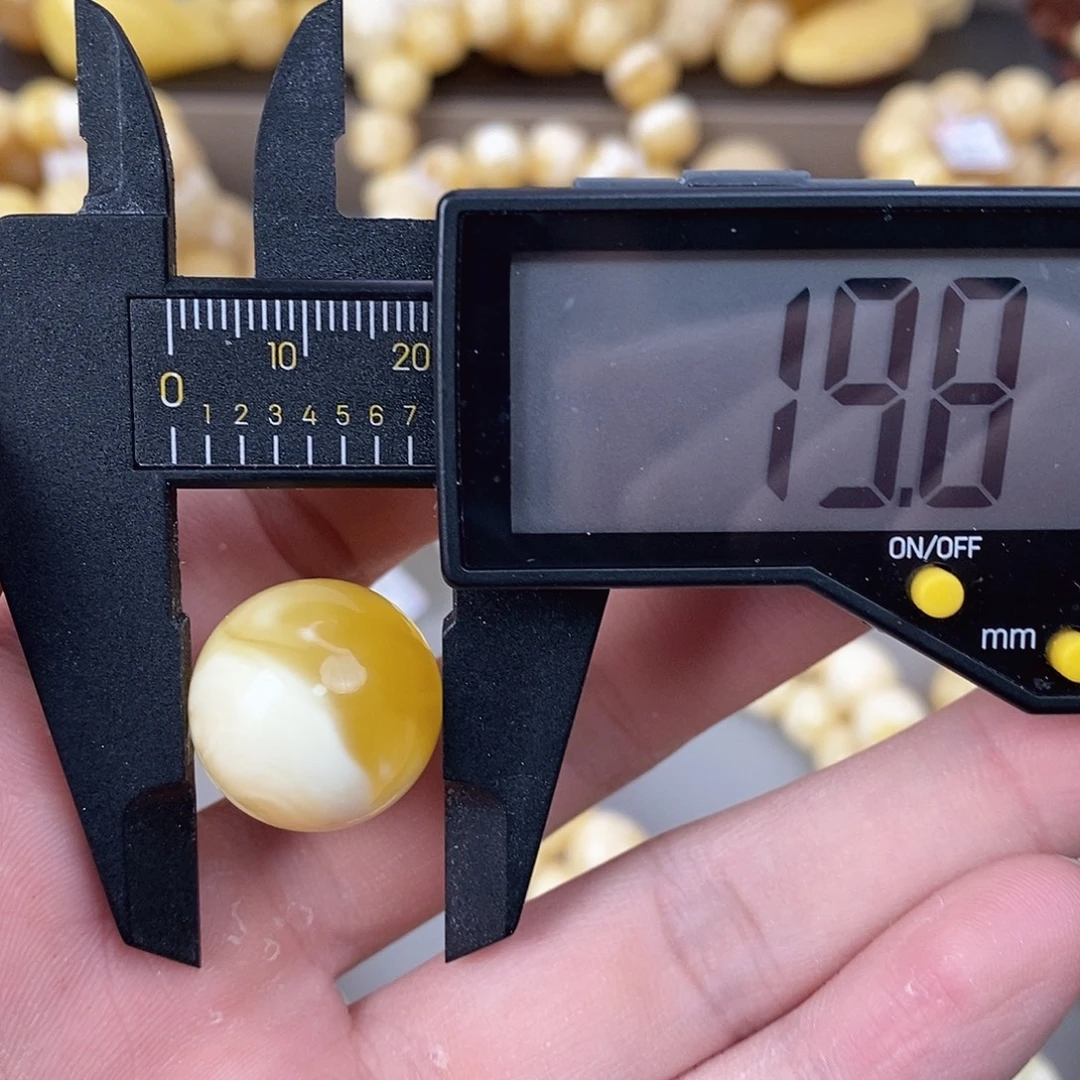 蜜蜡未镶嵌珠宝奇石