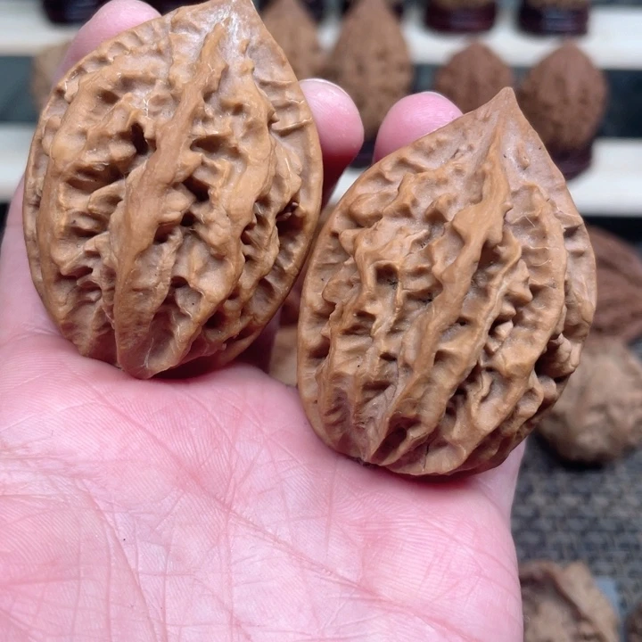 文玩核桃吊坠大花啊