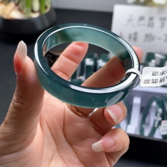 翡翠手镯未镶嵌50尺寸