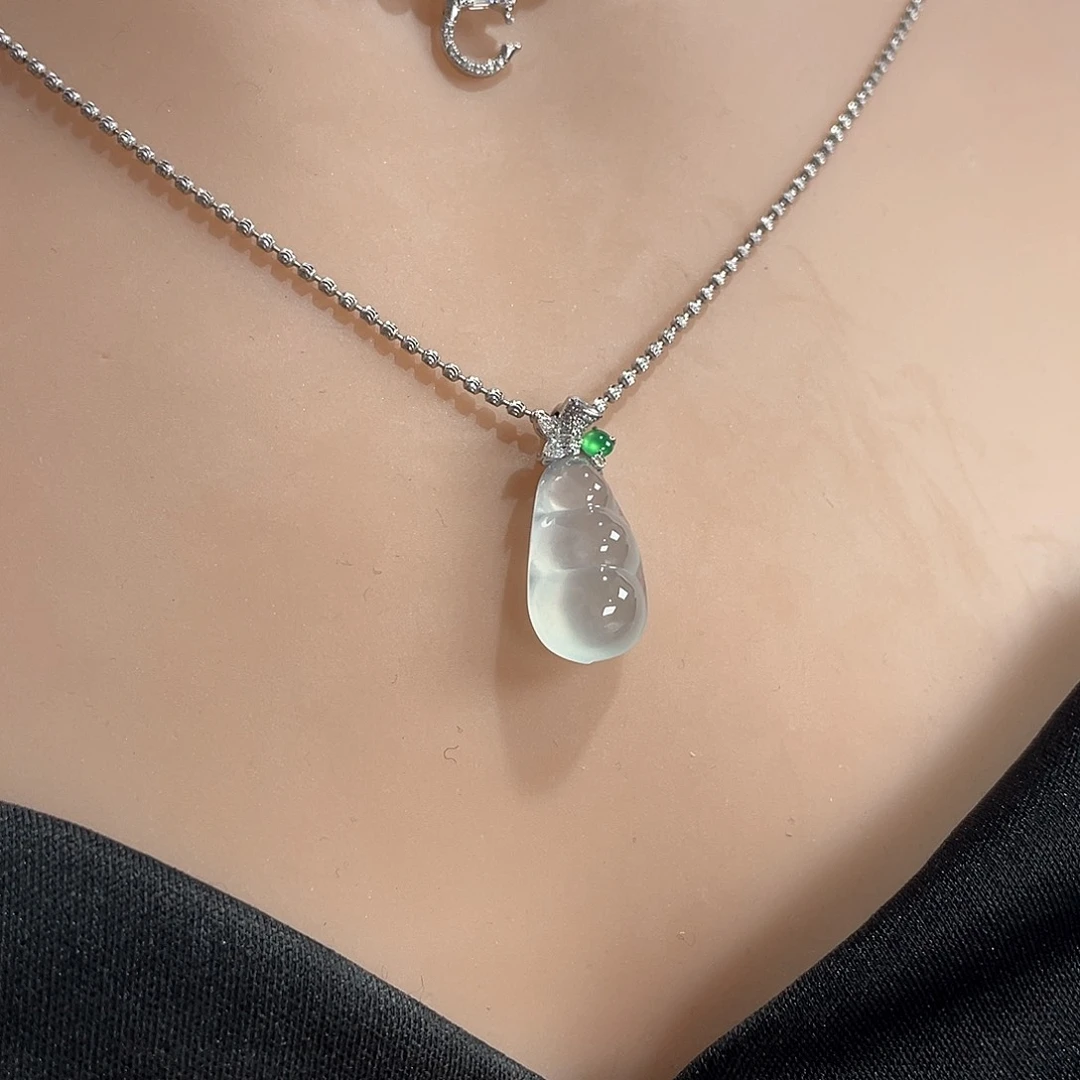 翡翠颈饰18K金镶嵌豆子