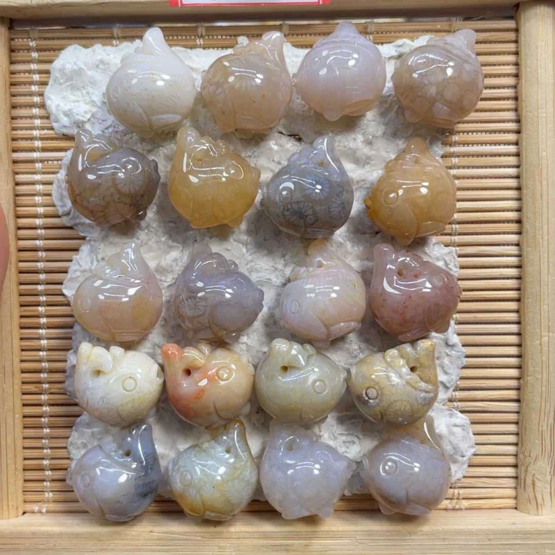 硅化玉未镶嵌颈饰小鱼30米1个