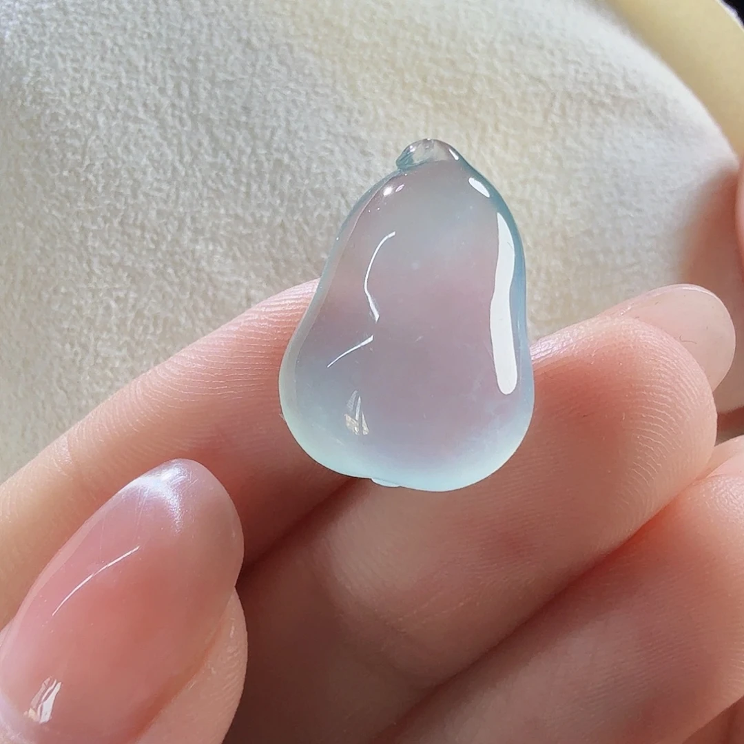 翡翠未镶嵌颈饰天空蓝瓜瓜