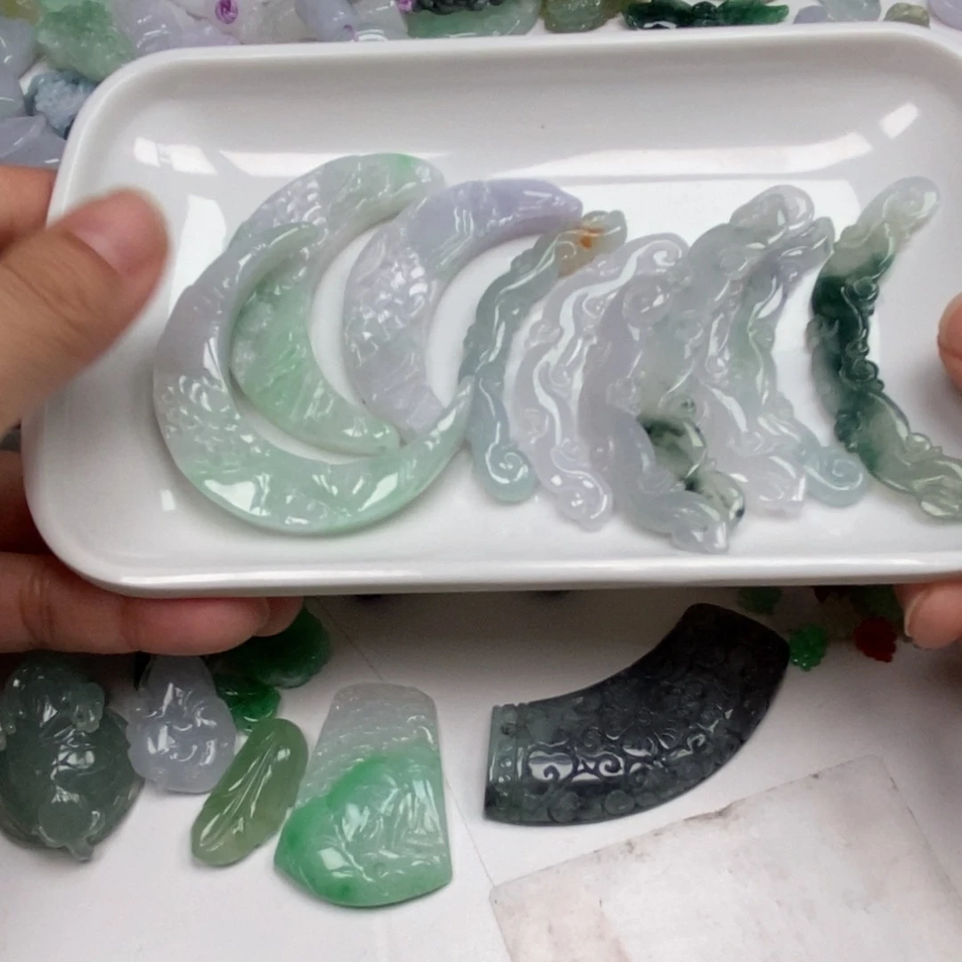 翡翠未镶嵌颈饰翡翠