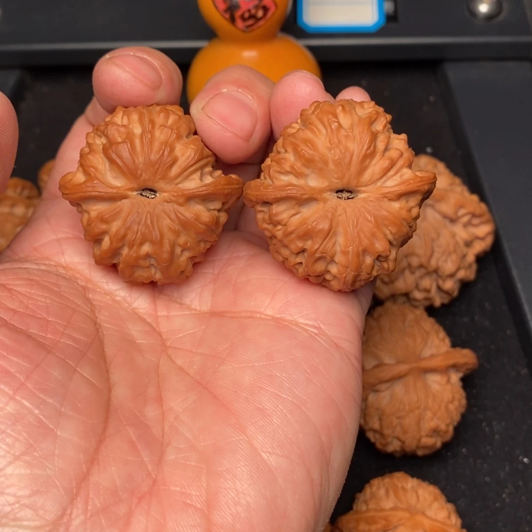 文玩核桃吊坠阔*虎野生