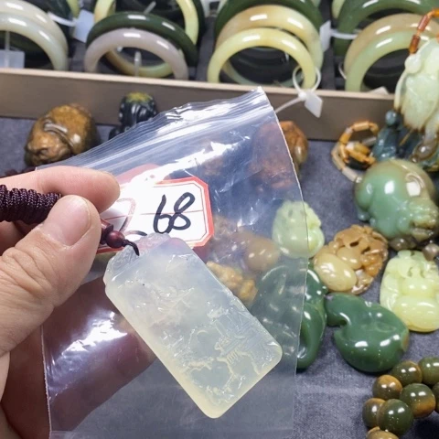 未镶嵌蛇纹石玉颈饰